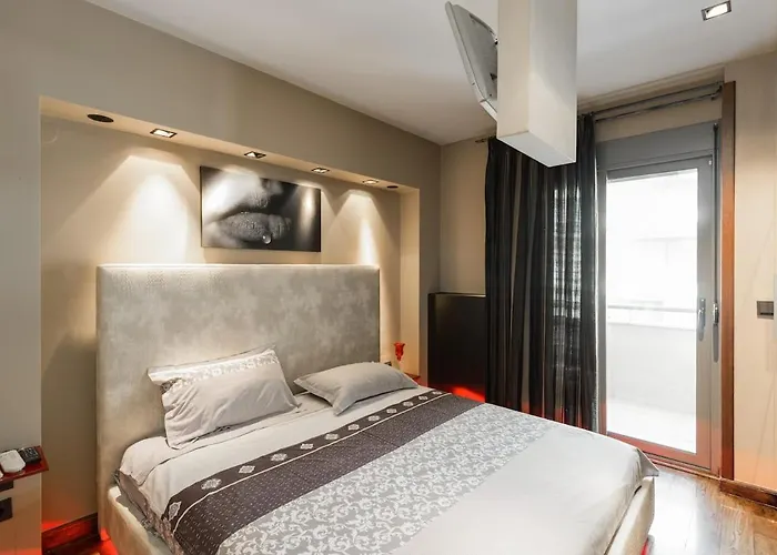 Deluxe Boutique , Jacuzzi, Private Parking, Fireplace Thessaloníki