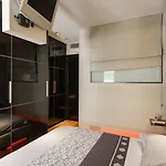 Apartament Deluxe Boutique , Jacuzzi, Private Parking, Fireplace Salonic