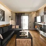 Deluxe Boutique , Jacuzzi, Private Parking, Fireplace Apartament *