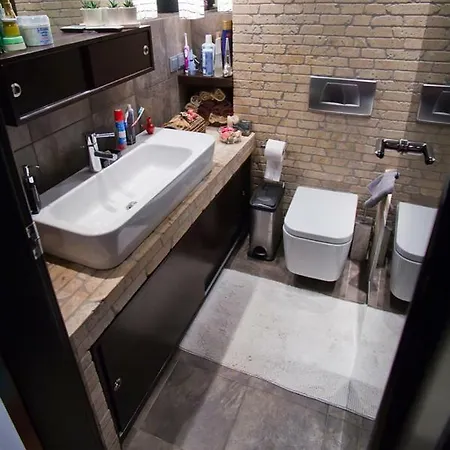 Deluxe Boutique , Jacuzzi, Private Parking, Fireplace