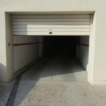 شقة Deluxe Boutique , Jacuzzi, Private Parking, Fireplace