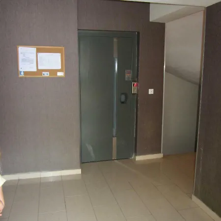 شقة Deluxe Boutique , Jacuzzi, Private Parking, Fireplace *