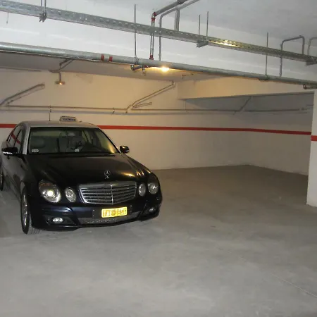 Deluxe Boutique , Jacuzzi, Private Parking, Fireplace شقة سالونيك