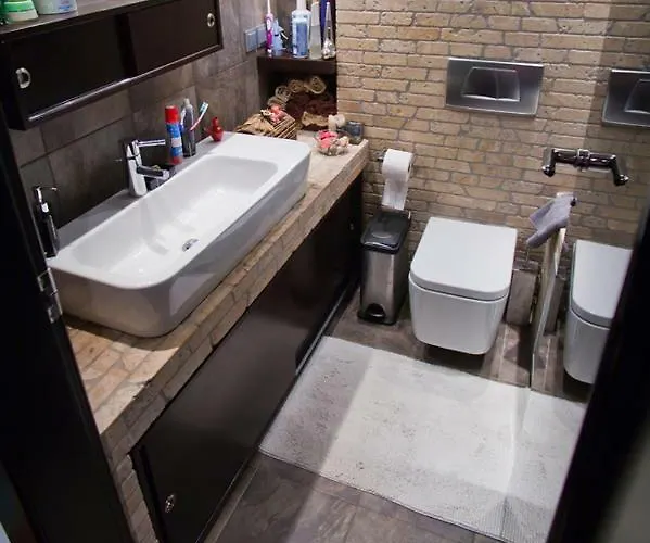 Deluxe Boutique , Jacuzzi, Private Parking, Fireplace