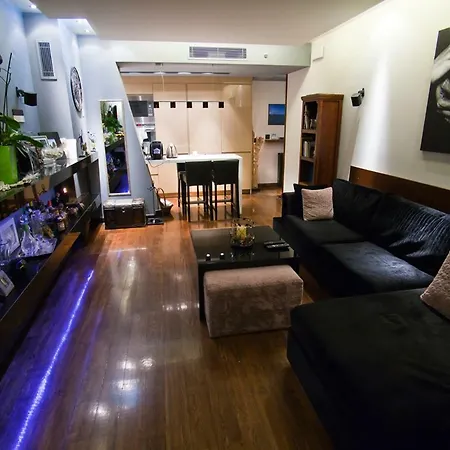 Deluxe Boutique , Jacuzzi, Private Parking, Fireplace Салоники