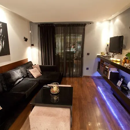 Deluxe Boutique , Jacuzzi, Private Parking, Fireplace Appartamento Salonicco