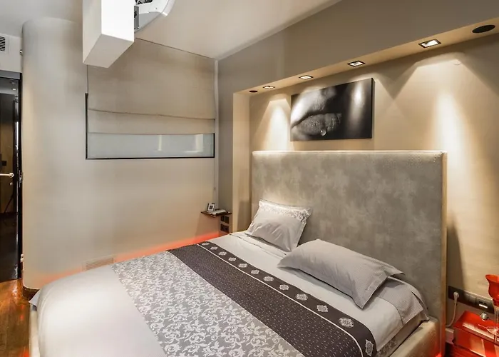 Deluxe Boutique , Jacuzzi, Private Parking, Fireplace 公寓