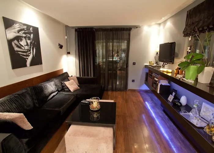 Deluxe Boutique , Jacuzzi, Private Parking, Fireplace 公寓 塞萨洛尼基