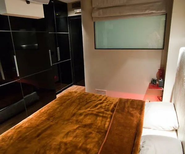 Deluxe Boutique , Jacuzzi, Private Parking, Fireplace 塞萨洛尼基